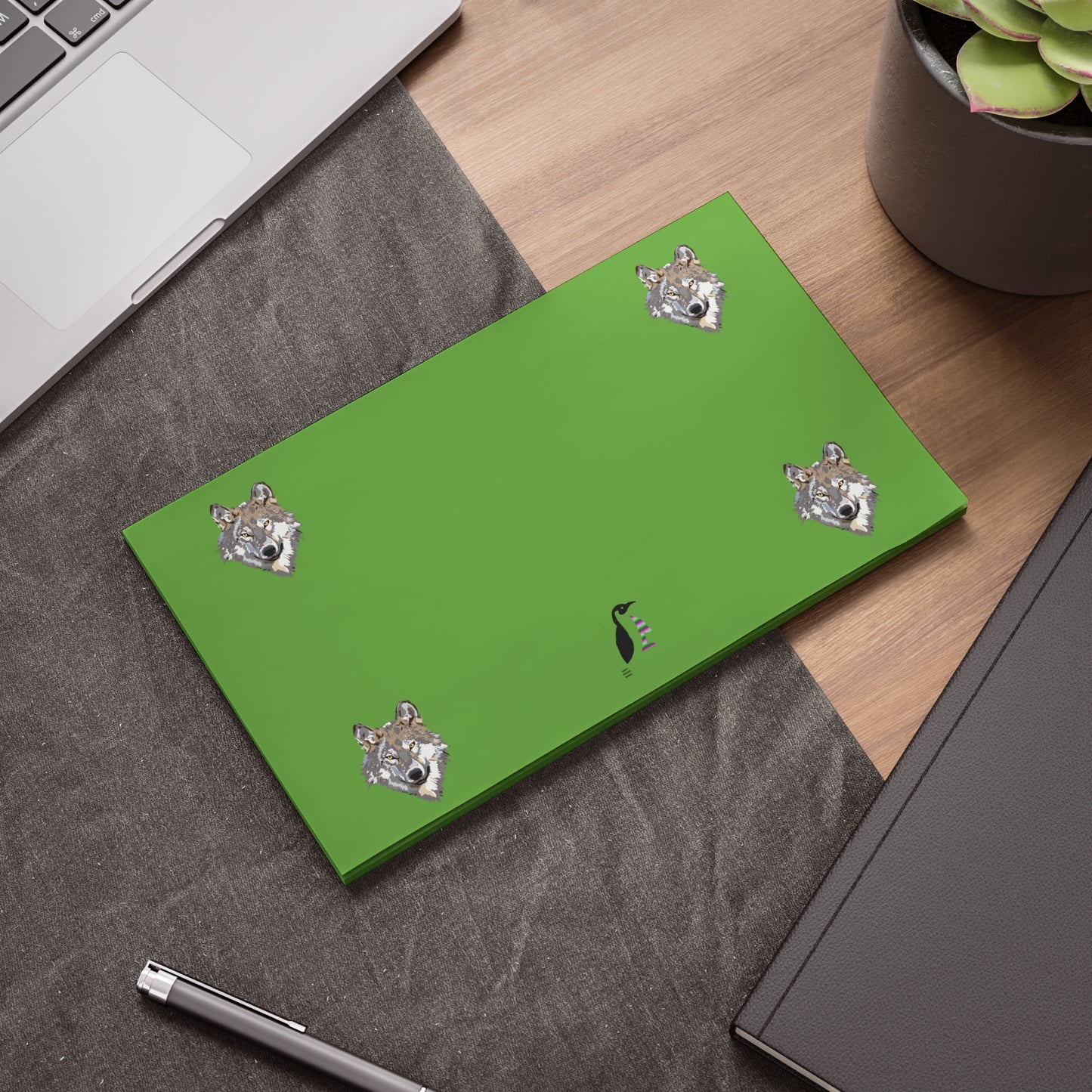 Post-it® Note Pads: Wolves Green