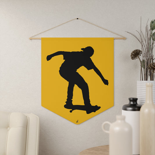 Pennant: Skateboarding Yellow