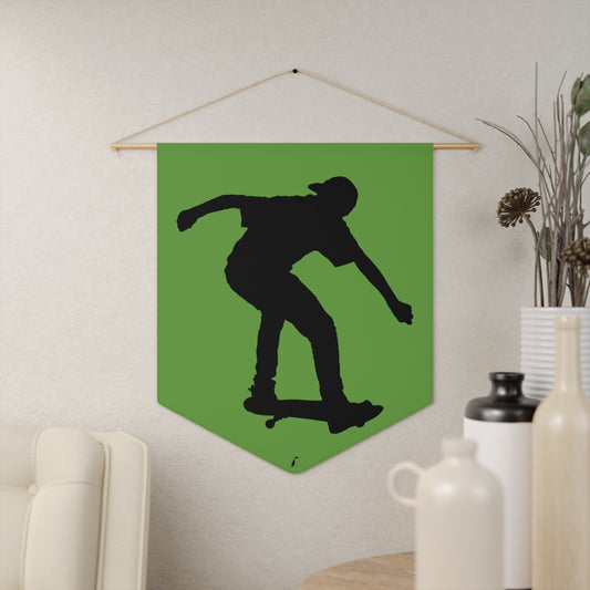 Pennant: Skateboarding Green